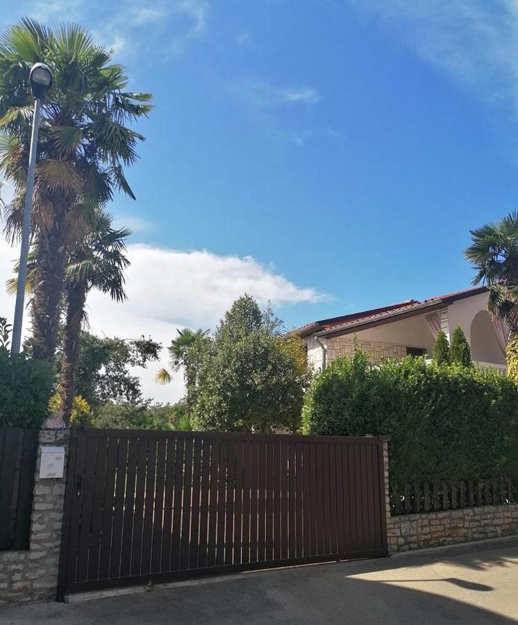 Apartment Villa Angelina, 70M From The Beach, Free Parking Novigrad  Bagian luar foto